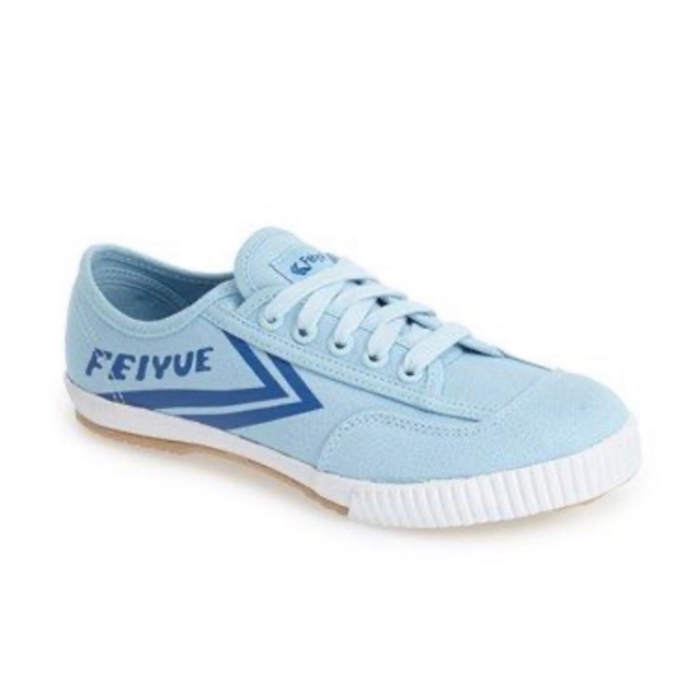 Feiyue. 'Fe Lo Plain Womenś ' Canvas Sneaker Size 9